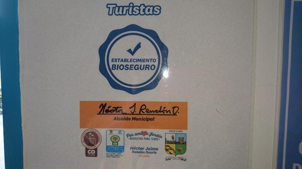 Hospedaje Turistas Jardin Exterior photo